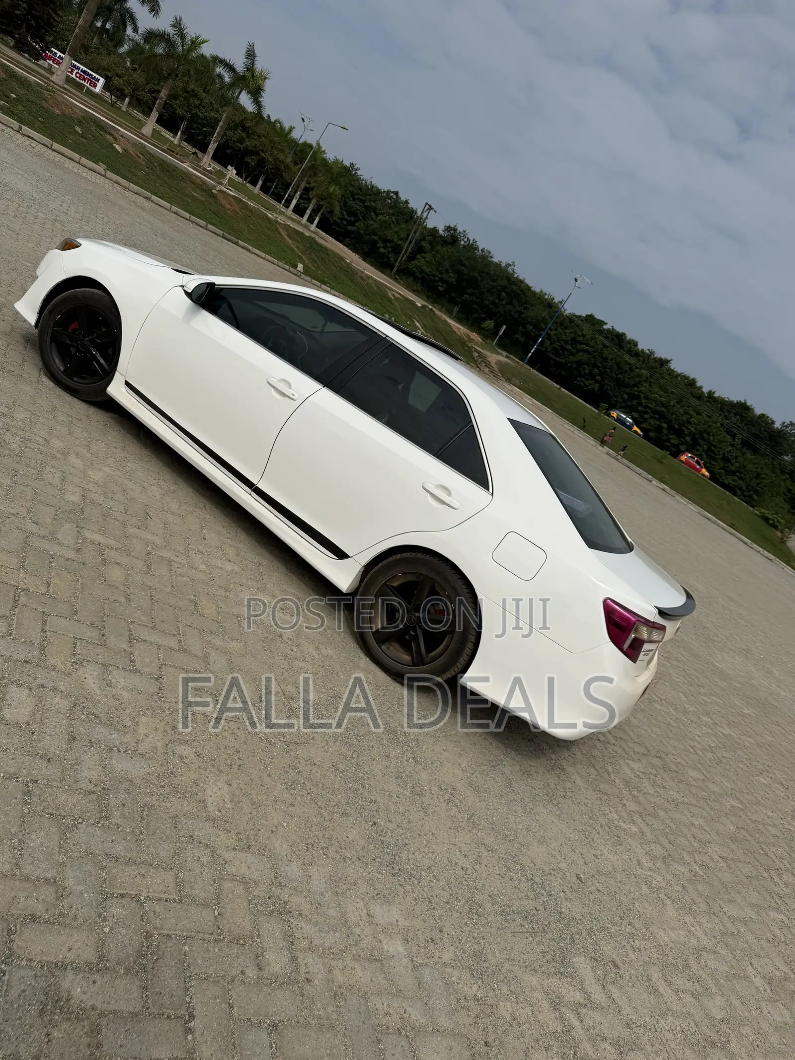 Toyota Camry SE Sport 4dr Sedan (2.5L 4cyl 6A) 2014 White