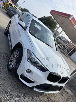 BMW X1 sDrive28i FWD 2017 White