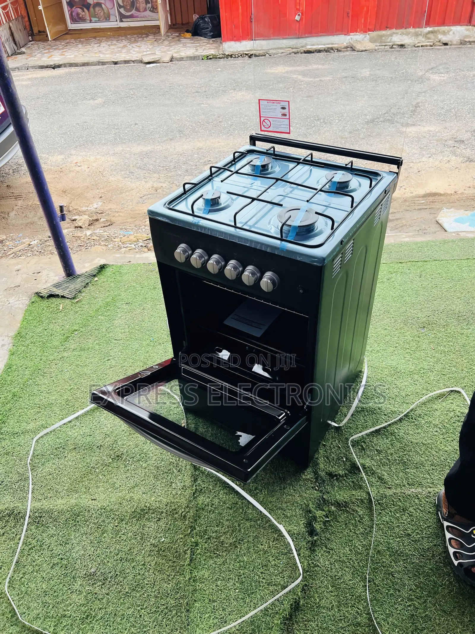 Lovely New Gas Cooker Oven Grill 4burner 50/50.