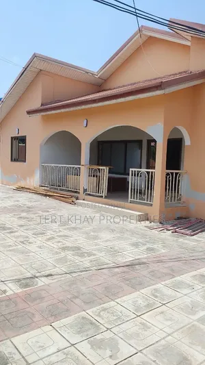 6bdrm House in Palace Mall, Papaye for rent