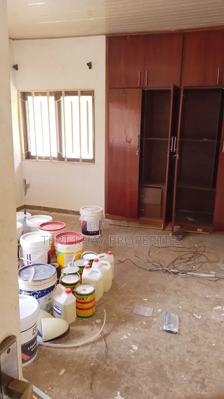 6bdrm House in Palace Mall, Papaye for rent