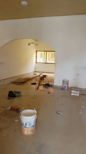 6bdrm House in Palace Mall, Papaye for rent