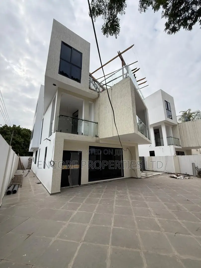 4bdrm Townhouse/Terrace in Labone for sale