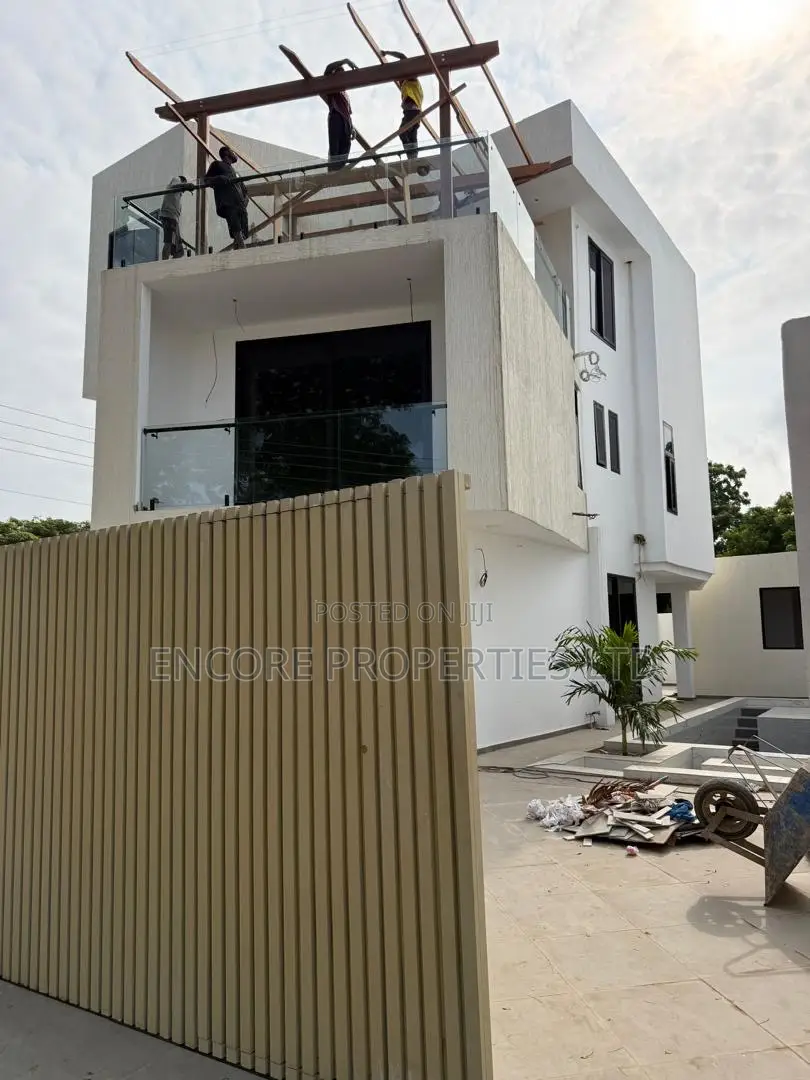 4bdrm Townhouse/Terrace in Labone for sale