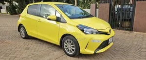 Toyota Vitz 2015 Yellow