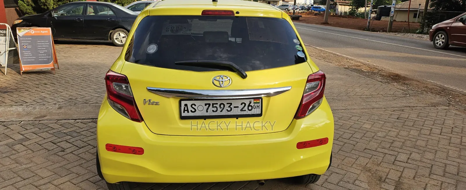 Toyota Vitz 2015 Yellow