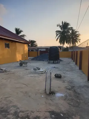 3bdrm House in Spintex, Baatsona Total for rent