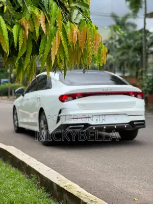 Kia K5 2022 White