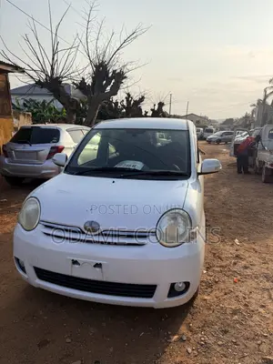 Toyota Sienta 1.5 AWD 2009 White