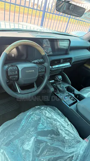 New Toyota Land Cruiser Prado 2.7 2025 Black