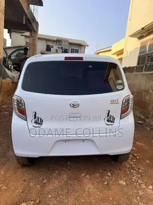 Daihatsu Mira 2015