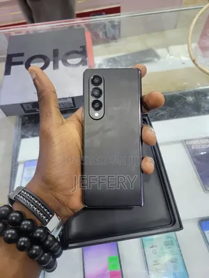 New Samsung Galaxy Z Fold4 256 GB Black