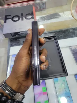 New Samsung Galaxy Z Fold4 256 GB Black