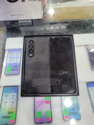 New Samsung Galaxy Z Fold4 256 GB Black