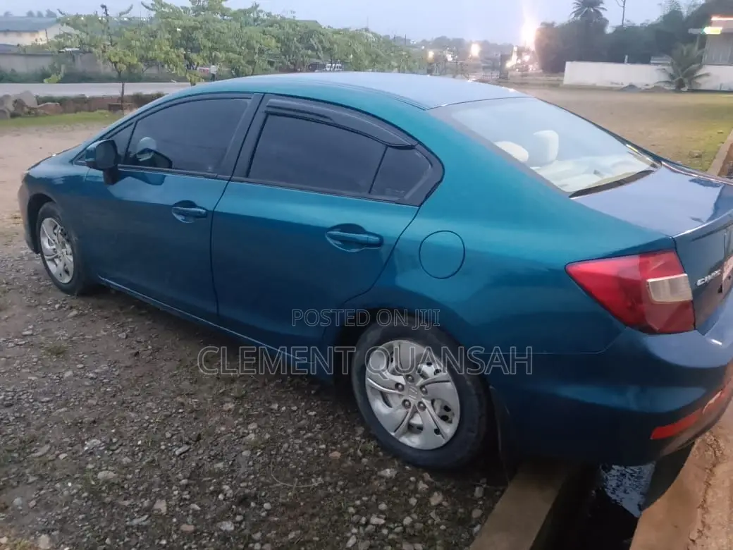 Honda Civic 1.8 5 Door Automatic 2012 Blue