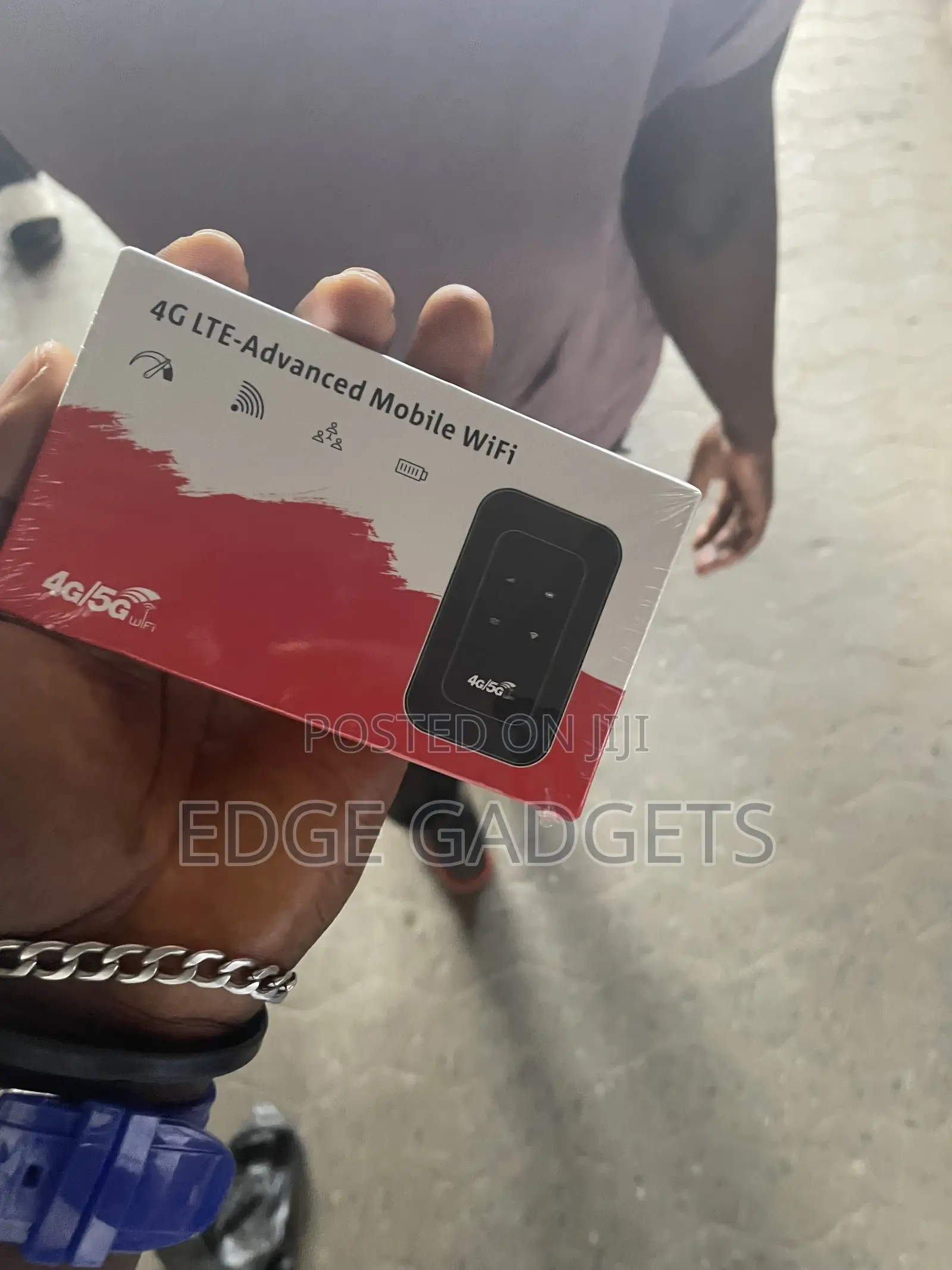 Generic 4G LTE-Advanced Mobile Wi-Fi Hotspot