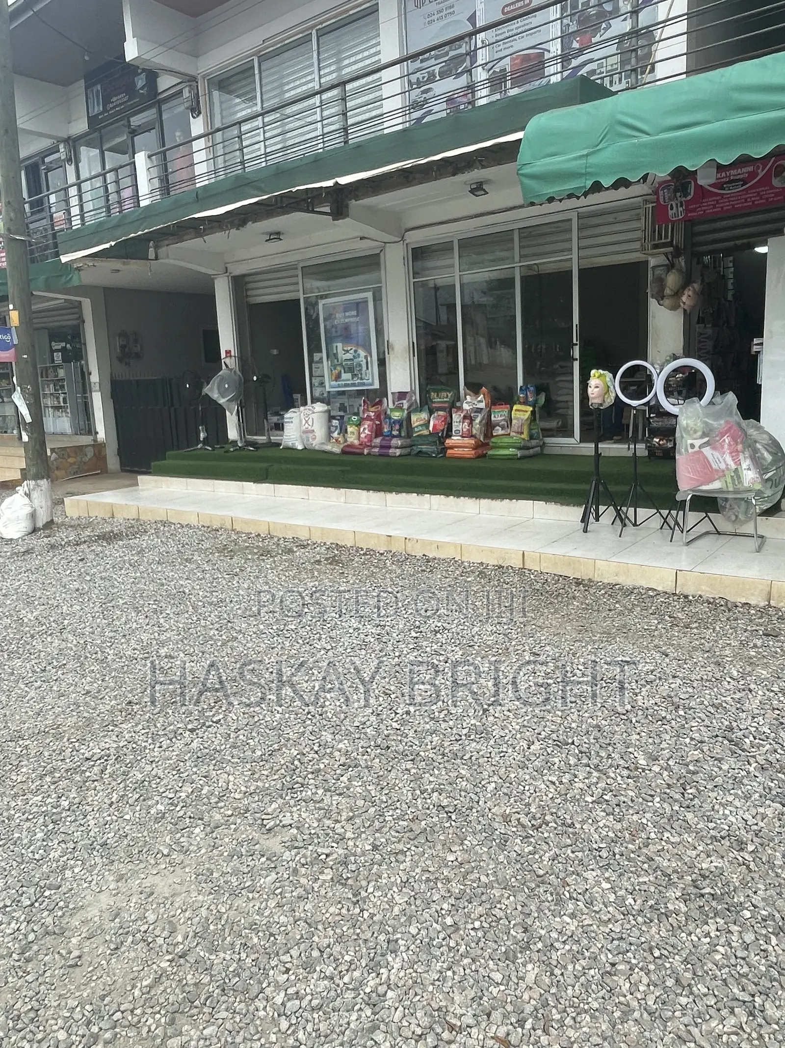 Roadside Shop for Rent at Achimota Mile 7