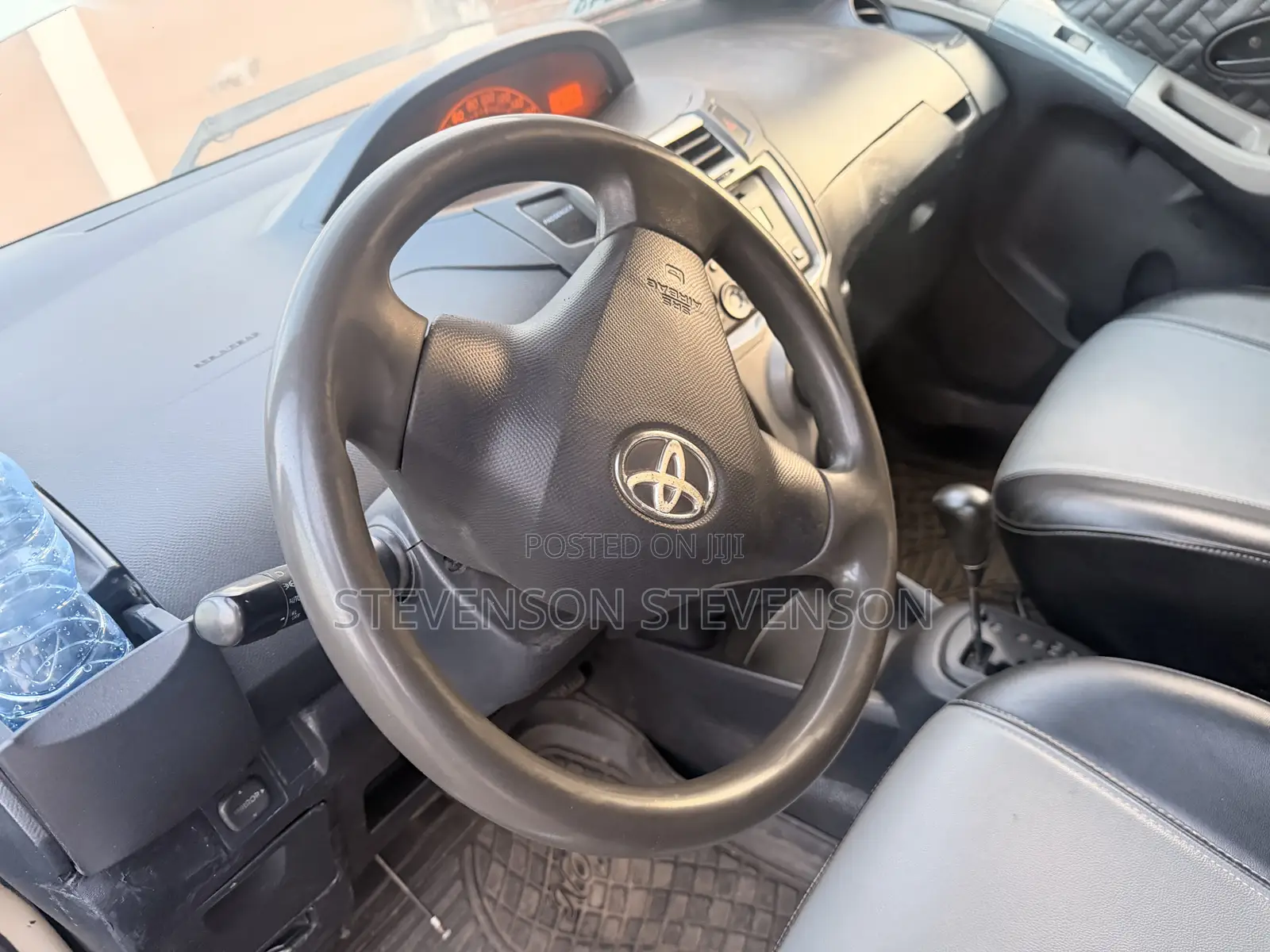Toyota Vitz 1.0 FWD 3dr 2012 Gray