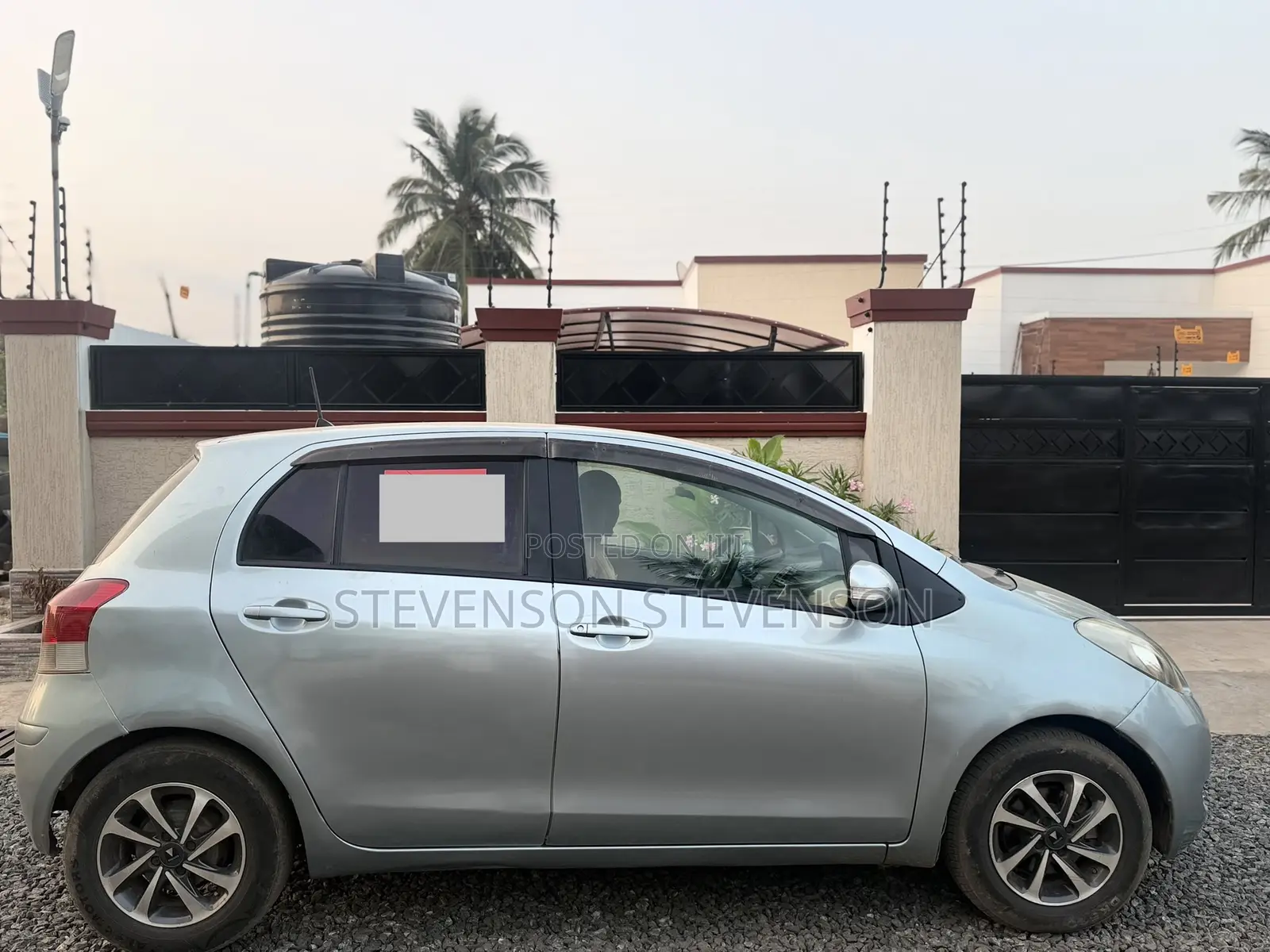 Toyota Vitz 1.0 FWD 3dr 2012 Gray