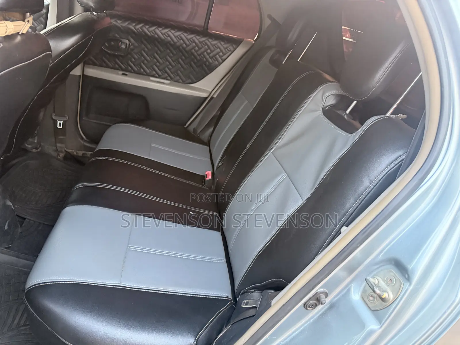 Toyota Vitz 1.0 FWD 3dr 2012 Gray