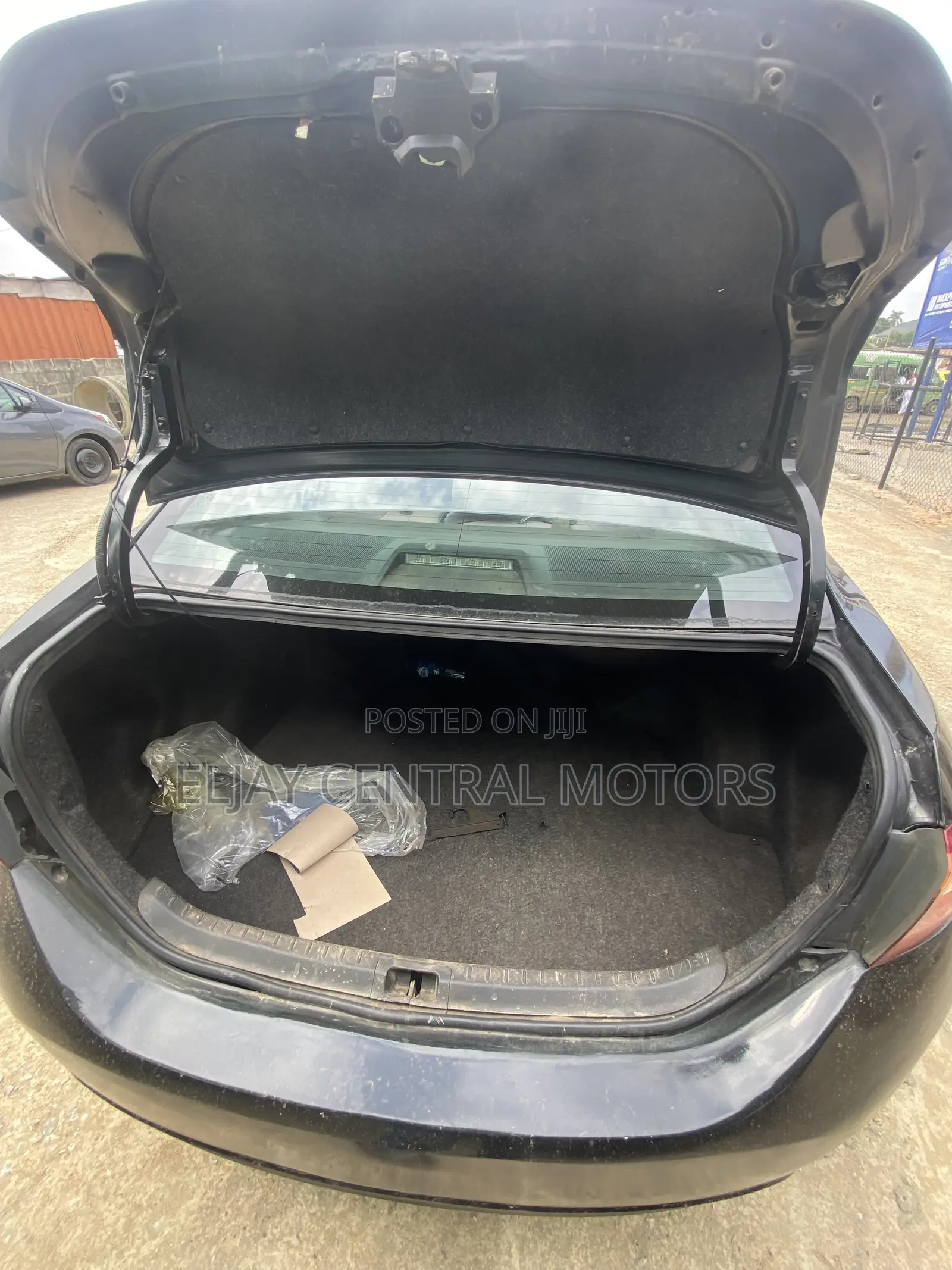 Toyota Corolla LE ECO w/Package 1 4dr Sedan (1.8L 4cyl CVT) 2017 Black