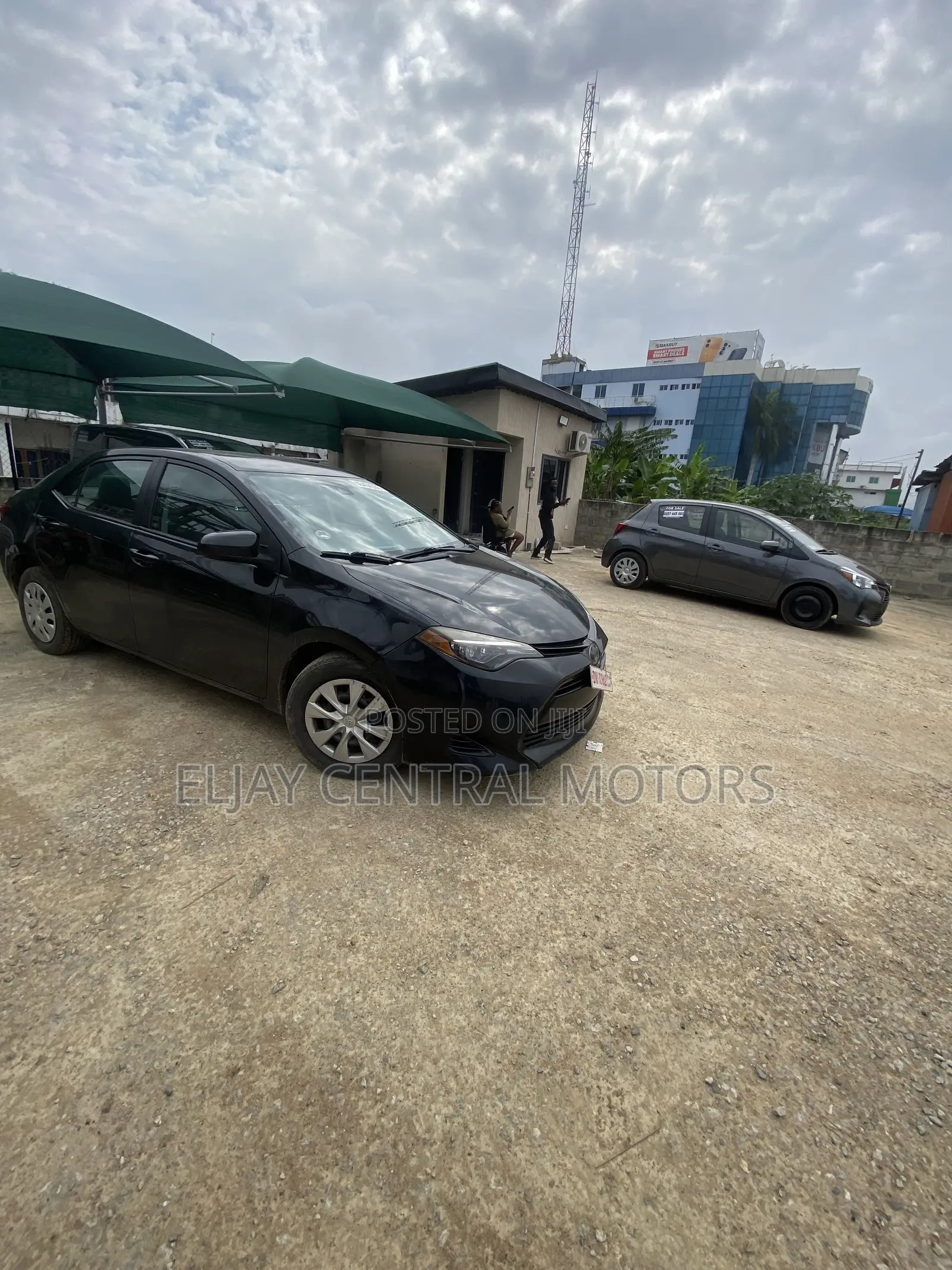 Toyota Corolla LE ECO w/Package 1 4dr Sedan (1.8L 4cyl CVT) 2017 Black