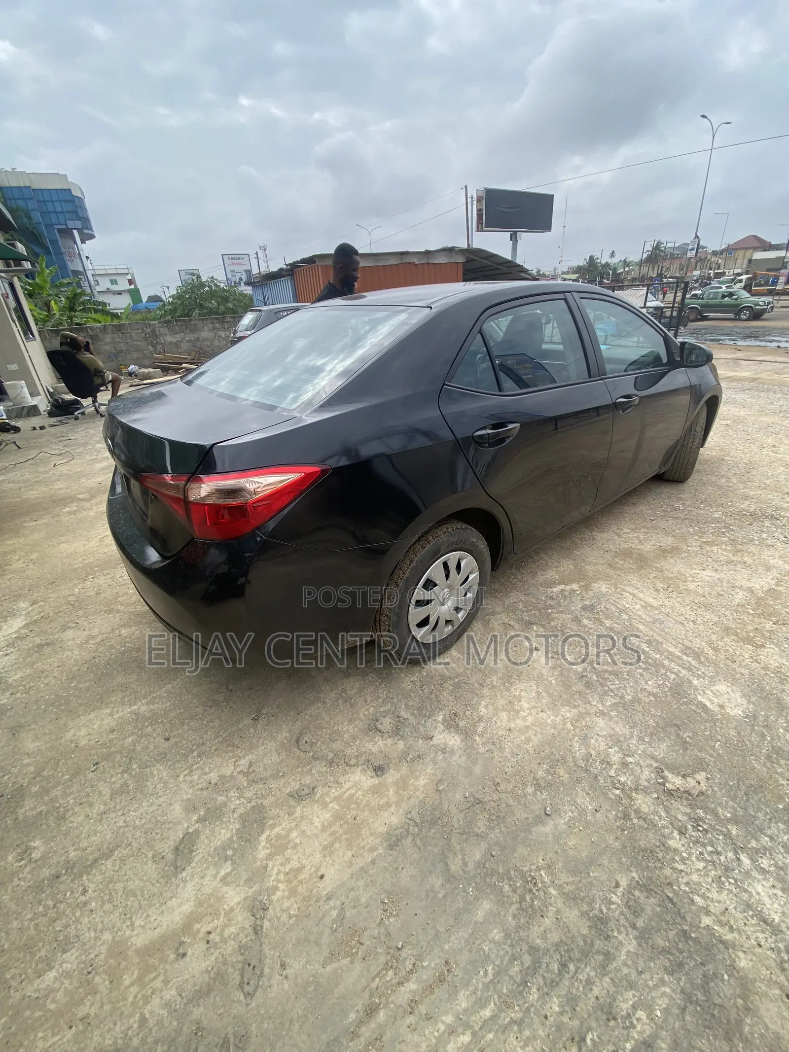 Toyota Corolla LE ECO w/Package 1 4dr Sedan (1.8L 4cyl CVT) 2017 Black