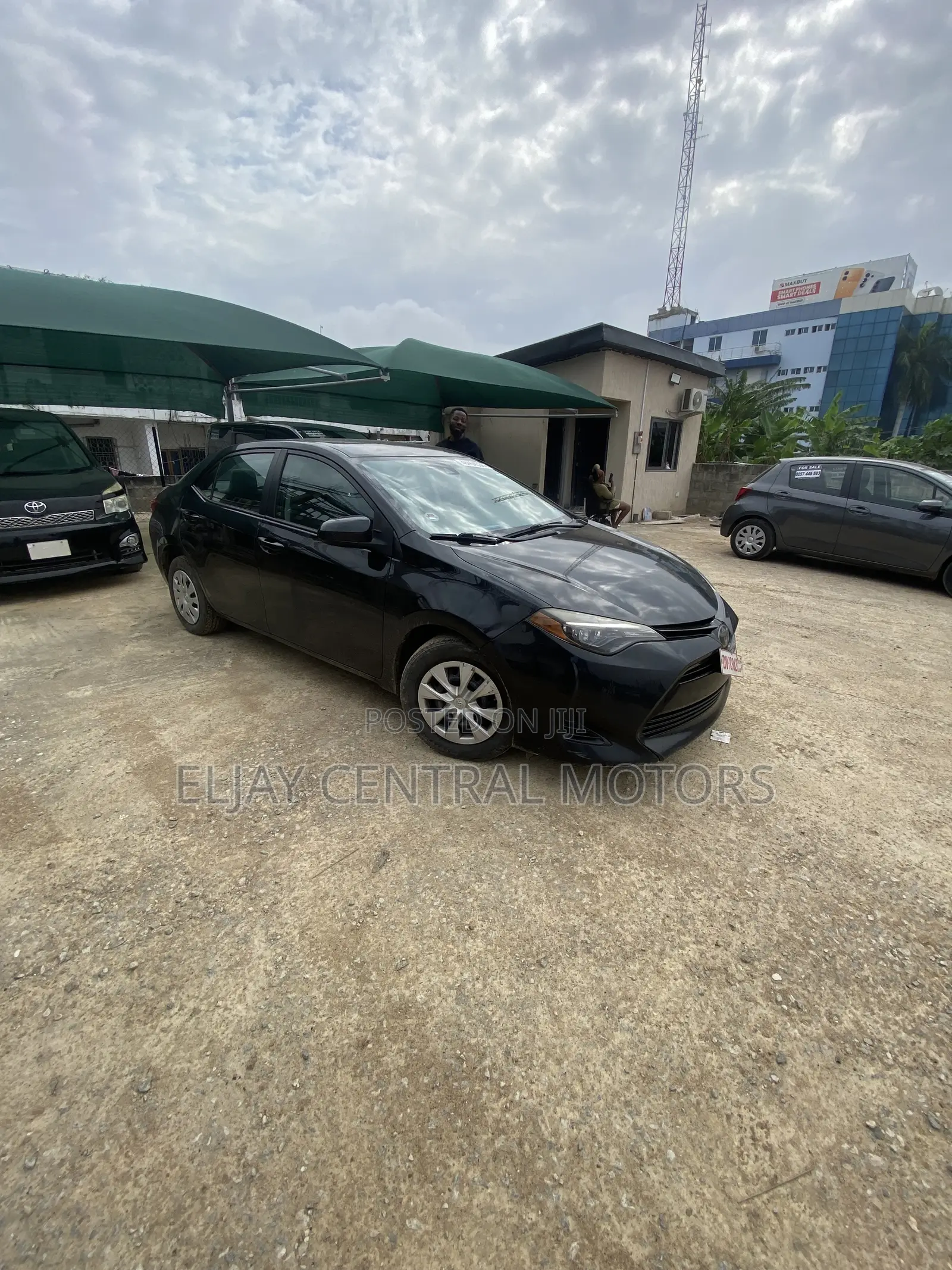 Toyota Corolla LE ECO w/Package 1 4dr Sedan (1.8L 4cyl CVT) 2017 Black