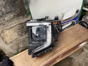 GMC Sierra 1500 2022-2024 Headlight