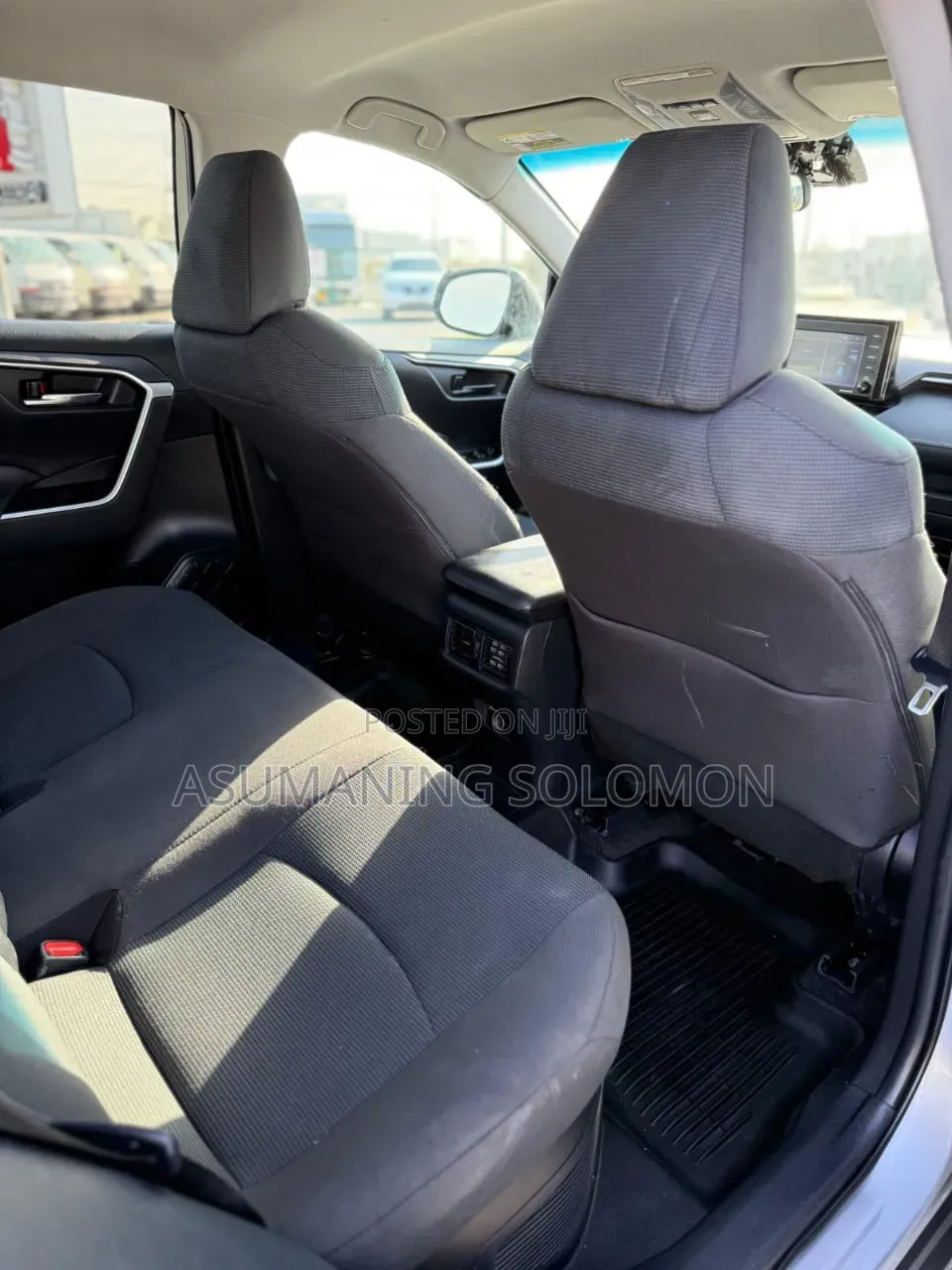 Toyota RAV4 LE 2021 Silver
