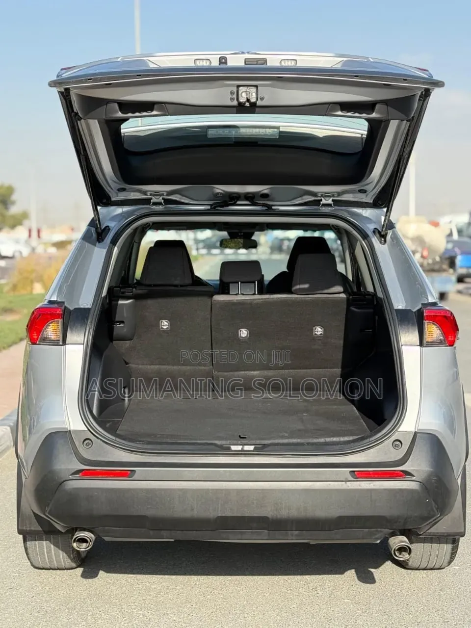 Toyota RAV4 LE 2021 Silver