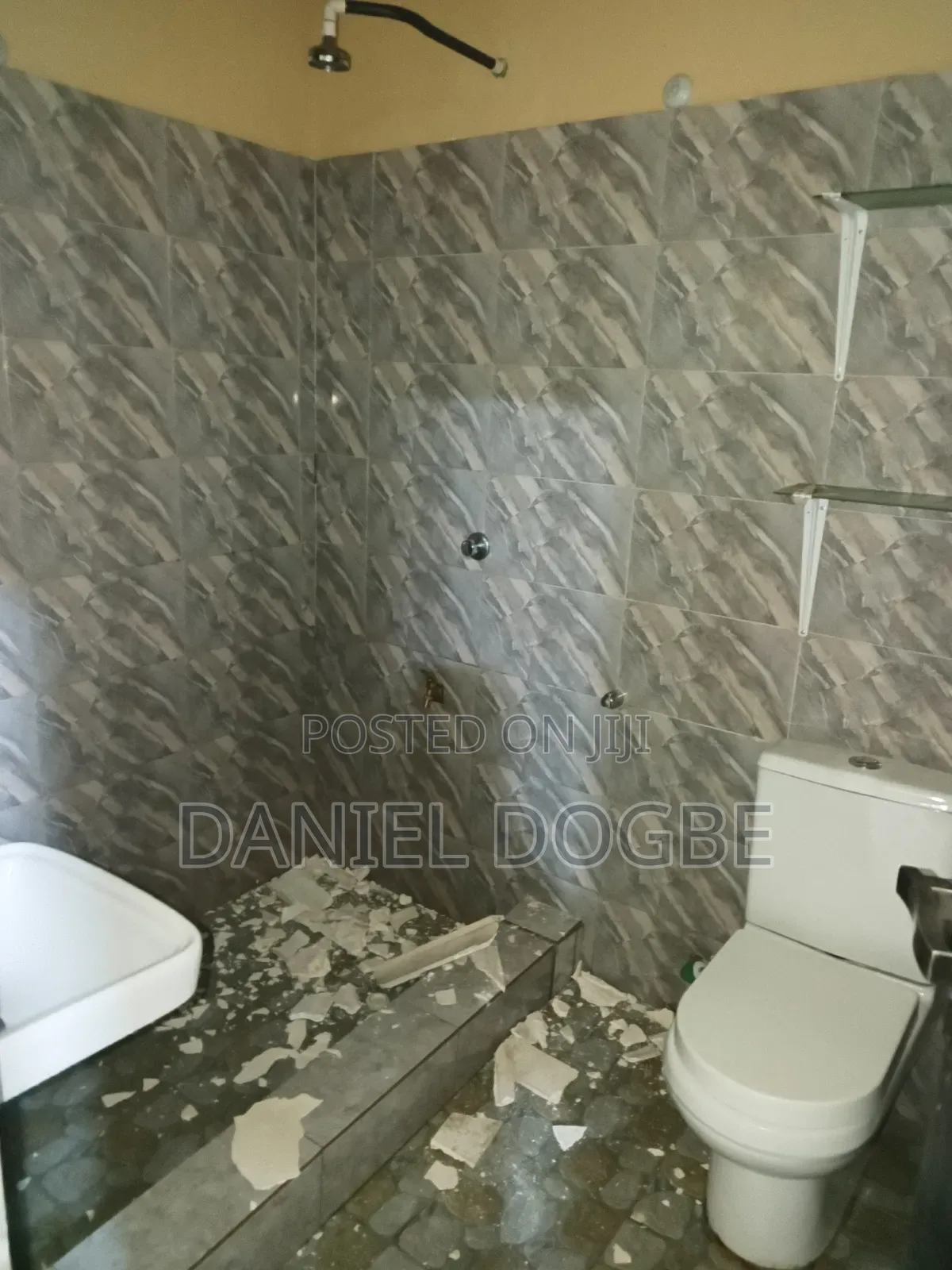 1bdrm Apartment in Etordan, Presby Church Area for rent