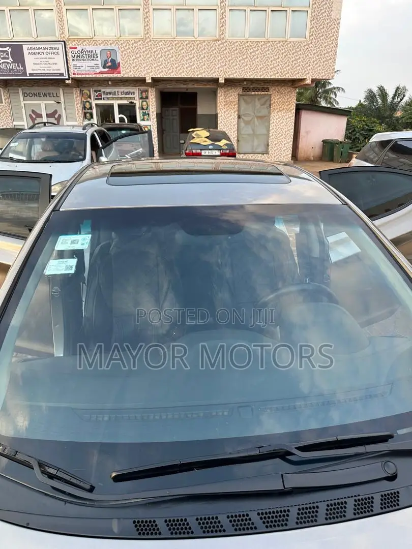 Hyundai Elantra Limited 4dr Sedan (1.8L 4cyl 6A) 2015 Gray