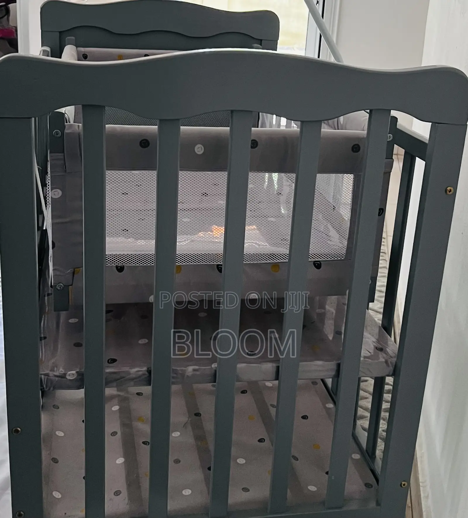 Brand New 2 in 1 Baby Crib