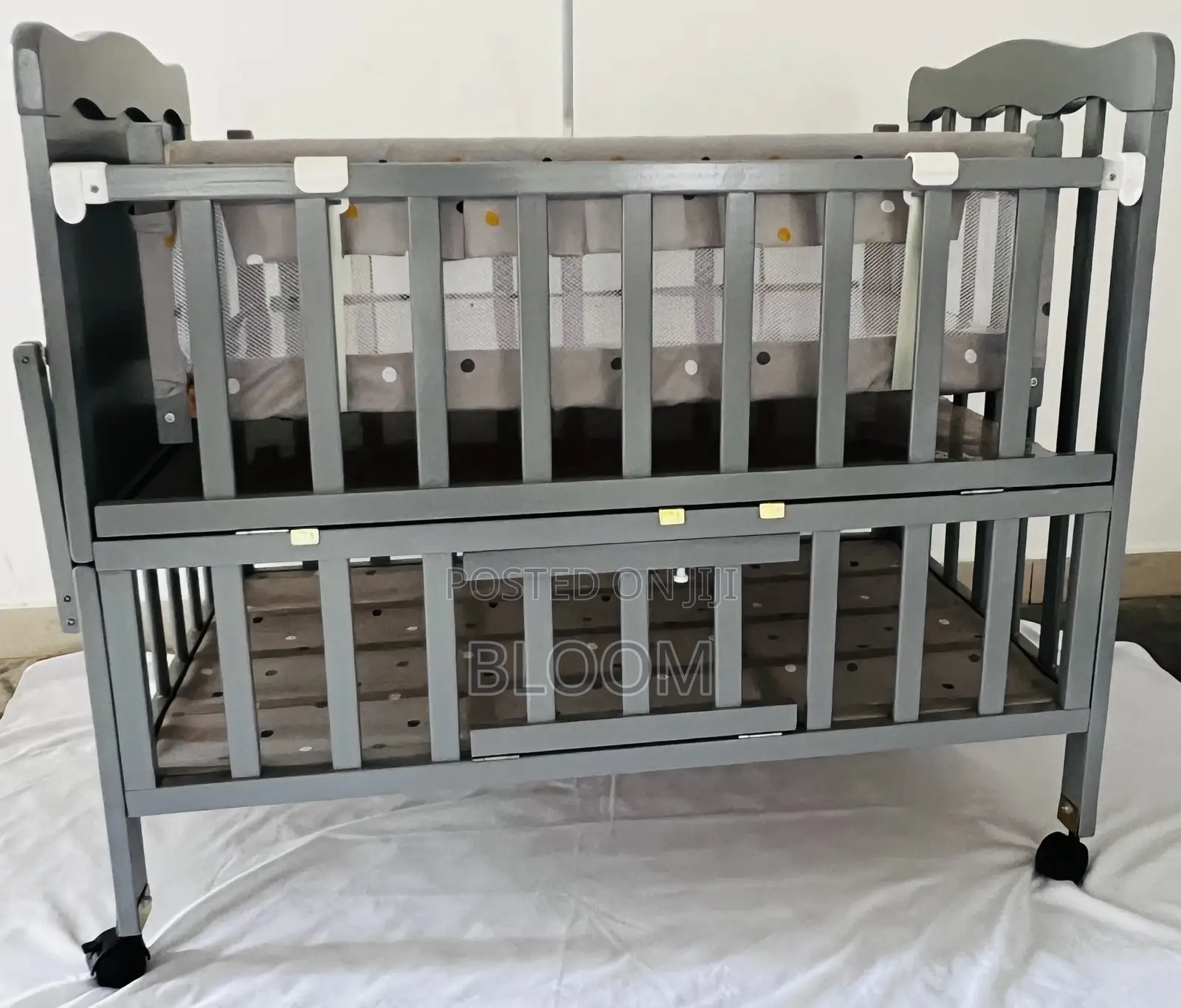 Brand New 2 in 1 Baby Crib