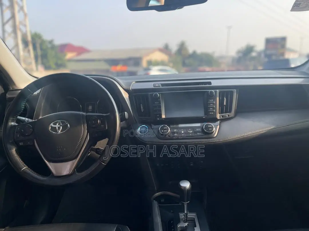 Toyota RAV4 2017 Red