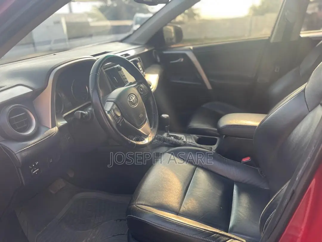 Toyota RAV4 2017 Red