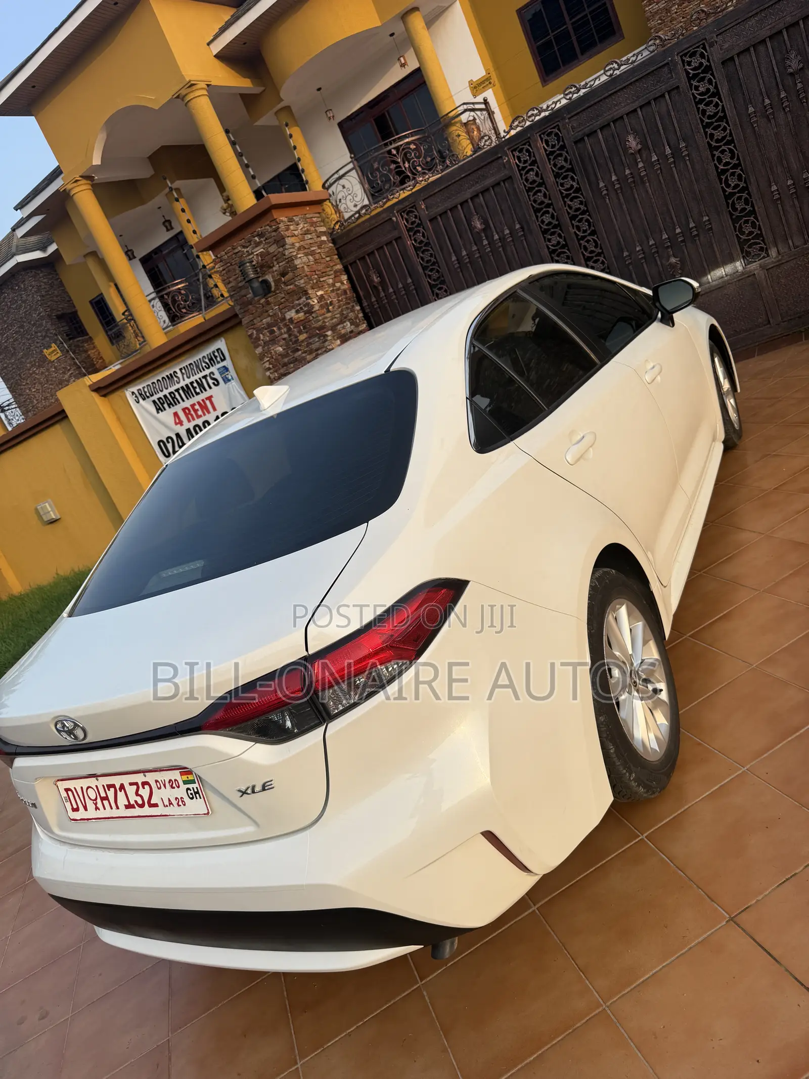 Toyota Corolla XLE 2020 White