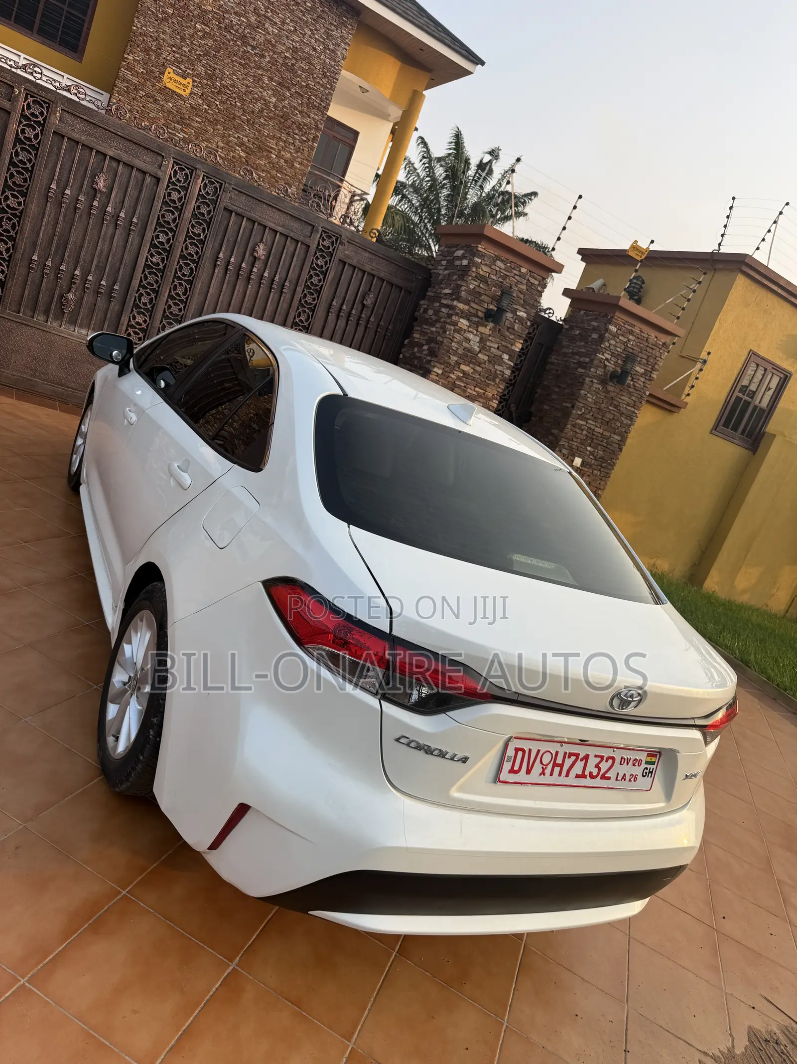 Toyota Corolla XLE 2020 White