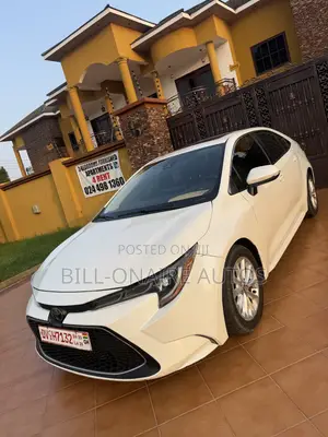 Toyota Corolla XLE 2020 White