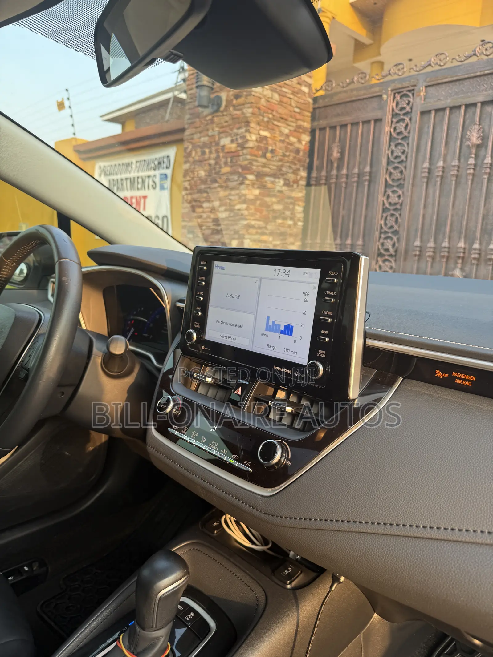 Toyota Corolla XLE 2020 White