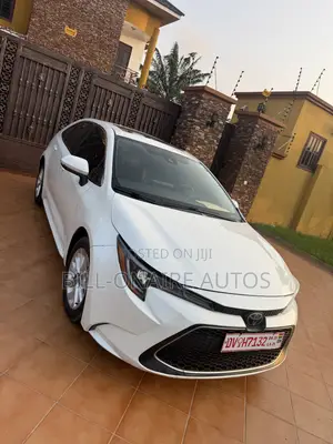 Toyota Corolla XLE 2020 White