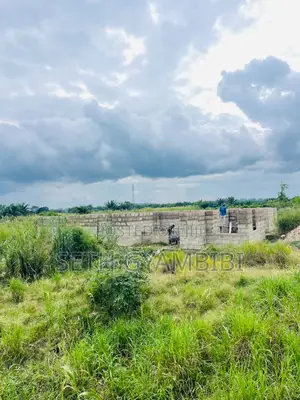 Uncompleted 14 Bedroom With Bar and Conference Hall for Hotel