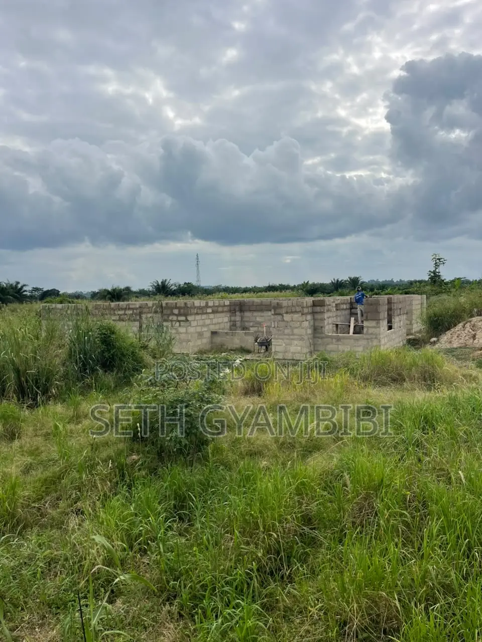 Uncompleted 14 Bedroom With Bar and Conference Hall for Hotel