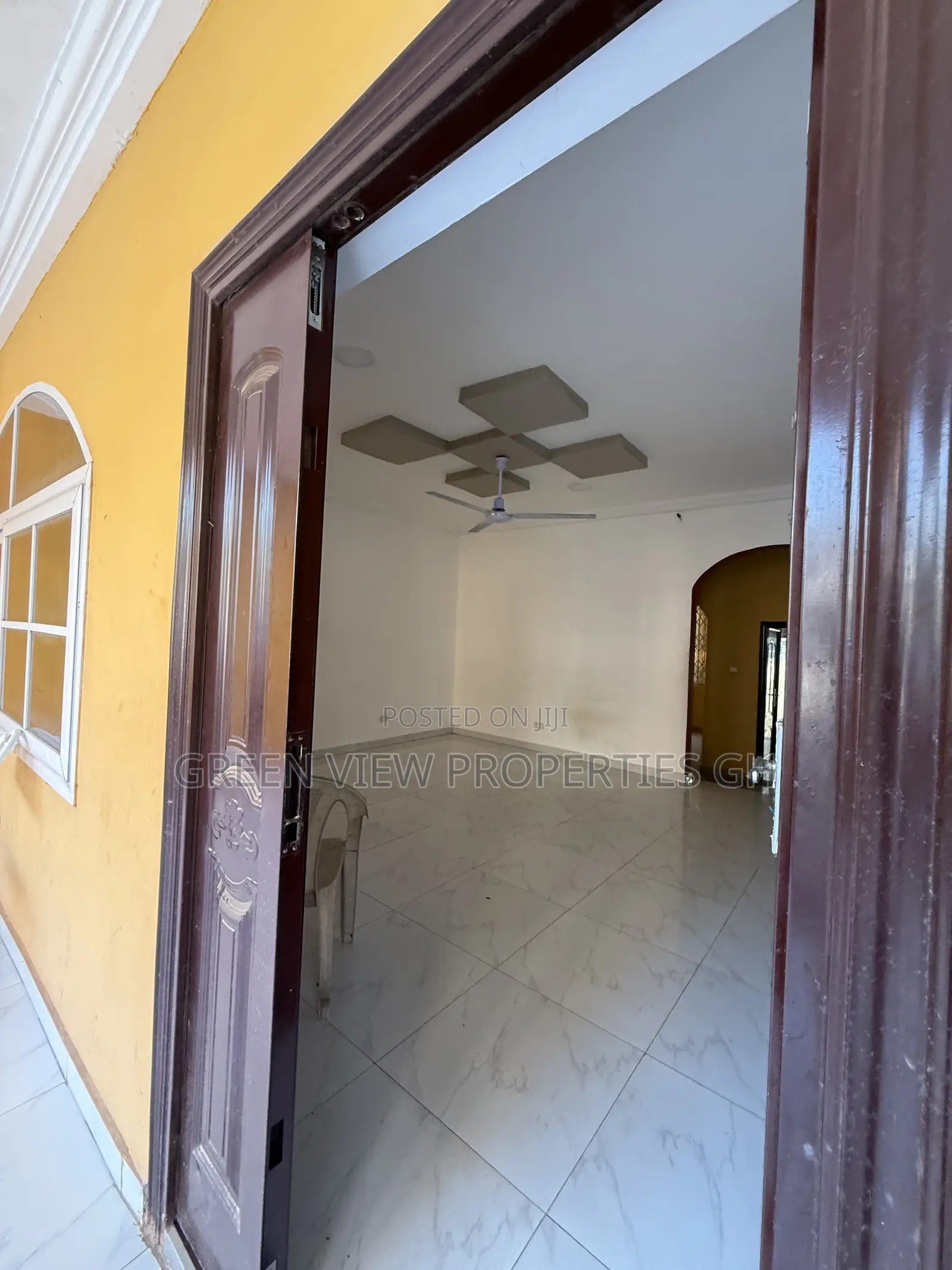 2bdrm Apartment in West Hills Mall Area for rent
