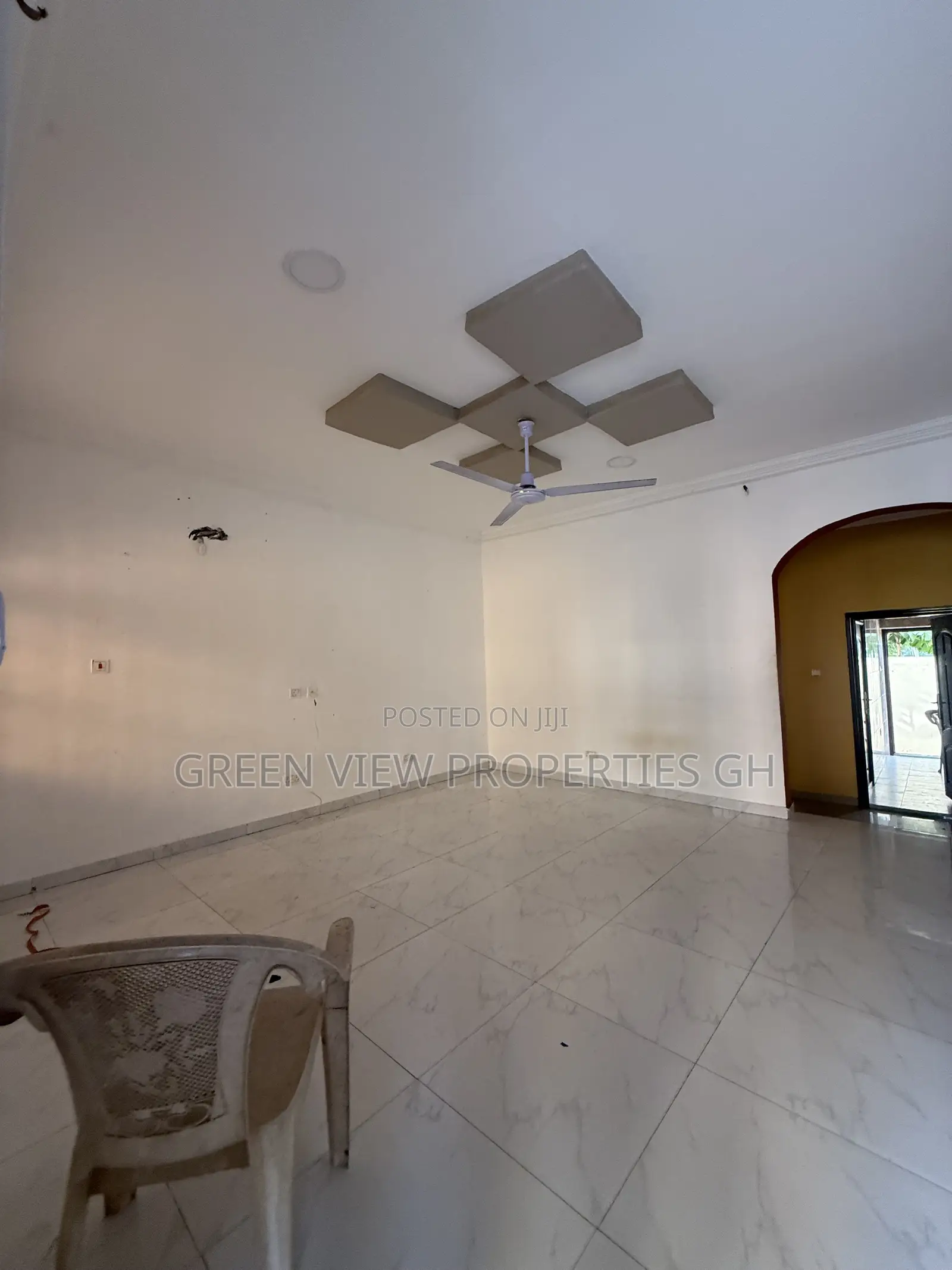 2bdrm Apartment in West Hills Mall Area for rent