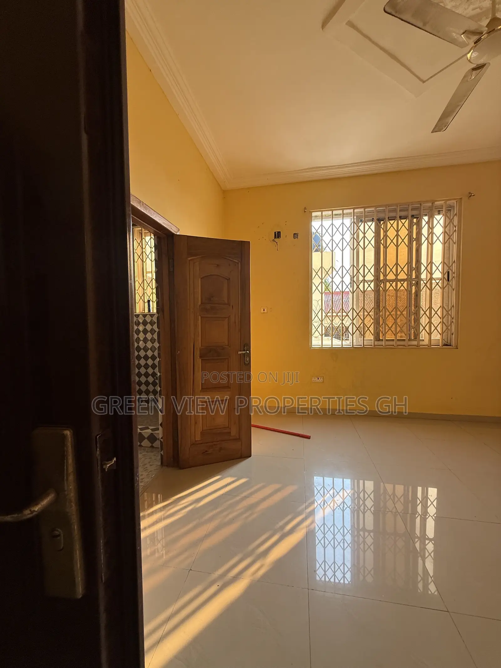 2bdrm Apartment in West Hills Mall Area for rent