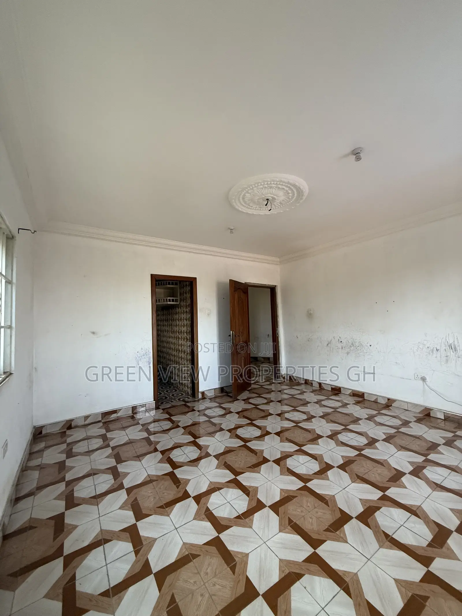 2bdrm Apartment in West Hills Mall Area for rent
