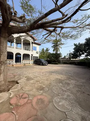 2bdrm Apartment in West Hills Mall Area for rent