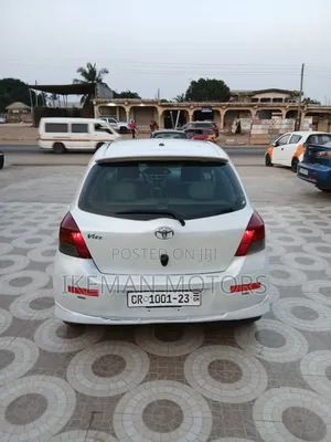Toyota Vitz 2010 White